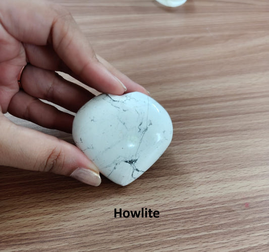 HOWLITE PALM STONE